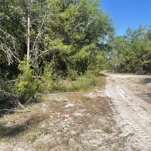 117 Waites Dr, Florahome, FL 32140