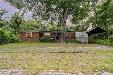 6522 Barkwood Dr, Jacksonville, FL 32277