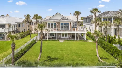 102 Palm Pl, Neptune Beach, FL 32266