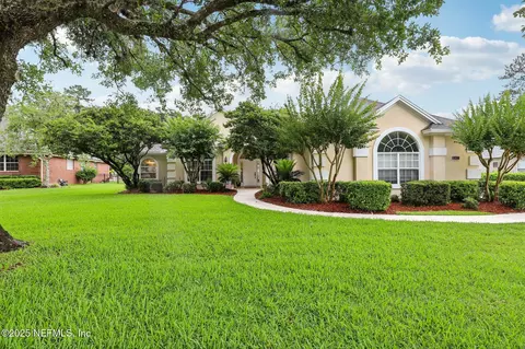 641 Thornwood Ln, Orange Park, FL 32073