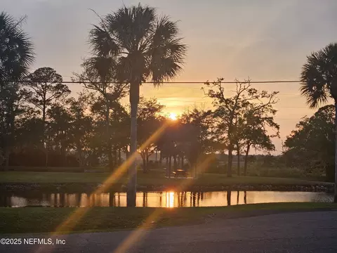 257 Jasmine St, Atlantic Beach, FL 32233