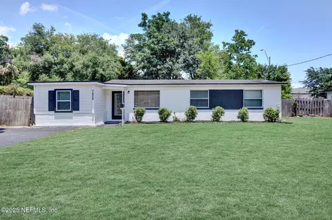 7439 Elvia Dr, Jacksonville, FL 32211