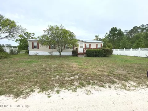 106 Georgia Ave, Crescent City, FL 32112
