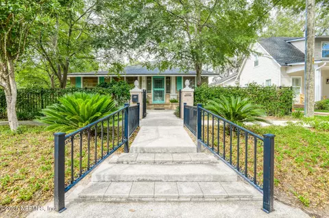 1643 Fishweir Creek Ln, Jacksonville, FL 32205
