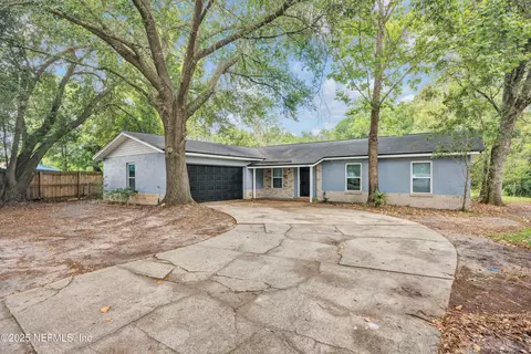 8390 Scottish Ct, Jacksonville, FL 32244