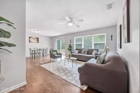 8390 Scottish Ct, Jacksonville, FL 32244