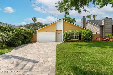 552 10th Ave S, Jacksonville Beach, FL 32250