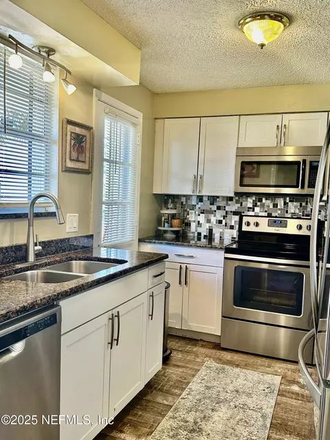 1540 El Prado Rd #3, Jacksonville, FL 32216