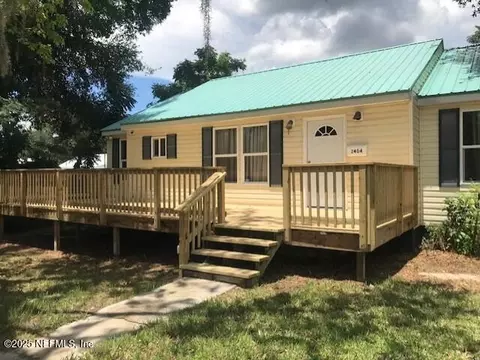 2404 Crill Ave, Palatka, FL 32177