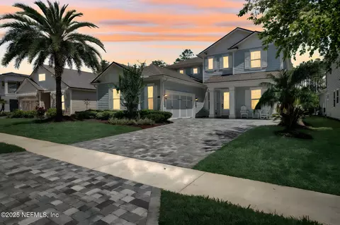 384 Freshwater Dr, Saint Johns, FL 32259