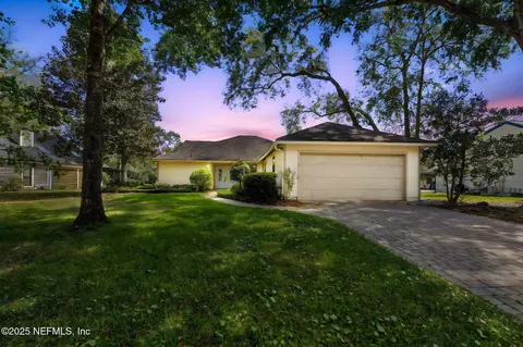 4580 Carolyn Cove Ln N, Jacksonville, FL 32258