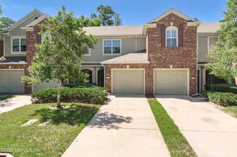 7073 Roundleaf Dr, Jacksonville, FL 32258