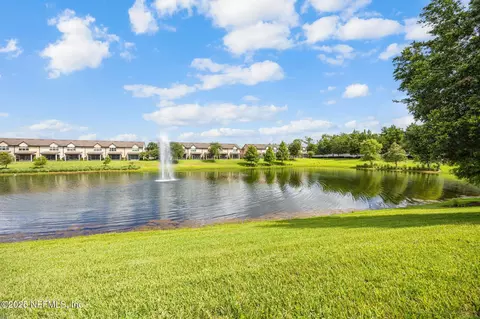 7027 Berrybrook Dr, Jacksonville, FL 32258