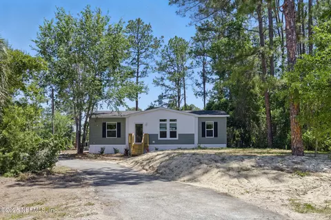106 Howard Dr, Interlachen, FL 32148