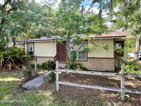 5000 Elm St, Welaka, FL 32193