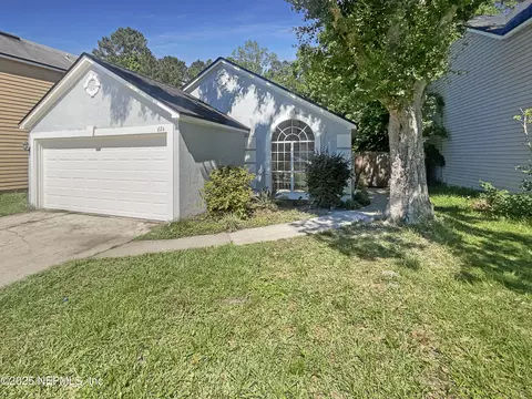 624 Staffordshire Dr, Jacksonville, FL 32225