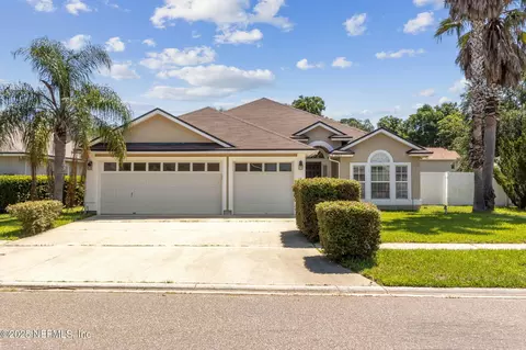 2567 Coachman Lakes Dr, Jacksonville, FL 32246