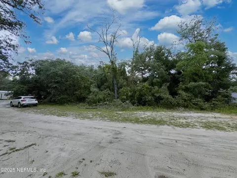 102 104 Circle Dr, Interlachen, FL 32148 photo 7