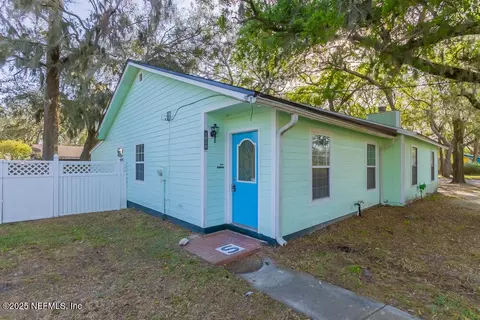 1050 Assisi Ln, Jacksonville, FL 32233