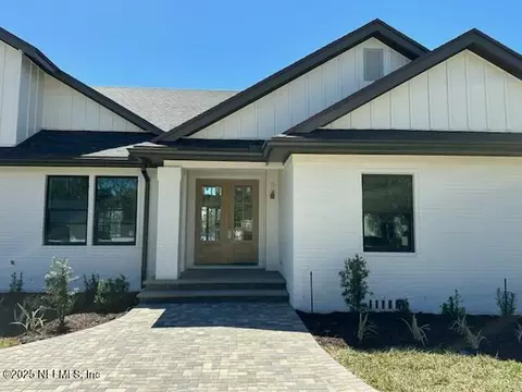 7920 Pine Lake Rd, Jacksonville, FL 32256