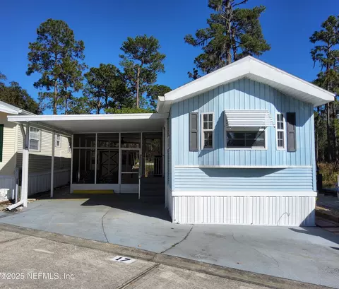 1074 Front St #17, Welaka, FL 32193