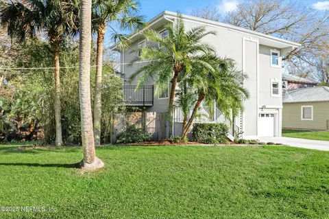 415 Seminole Rd, Atlantic Beach, FL 32233
