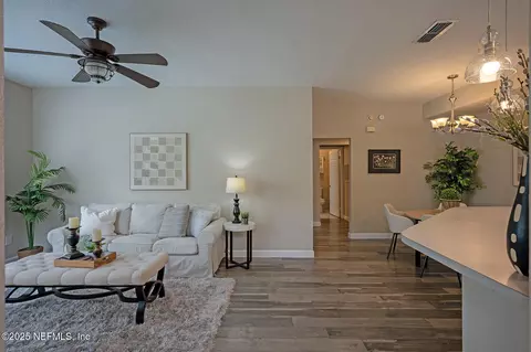 13700 Richmond Park Dr N #501, Jacksonville, FL 32224