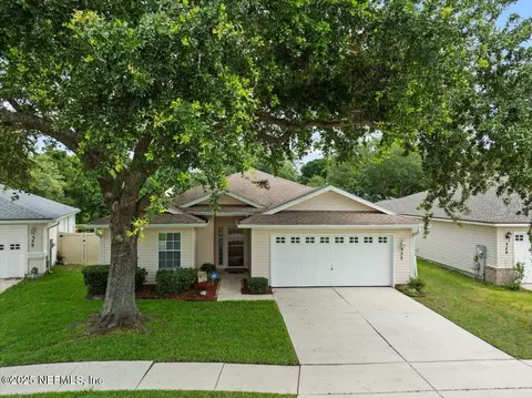 553 Chancellor Dr E, Jacksonville, FL 32225