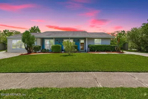 1726 E Papaya Dr, Orange Park, FL 32073