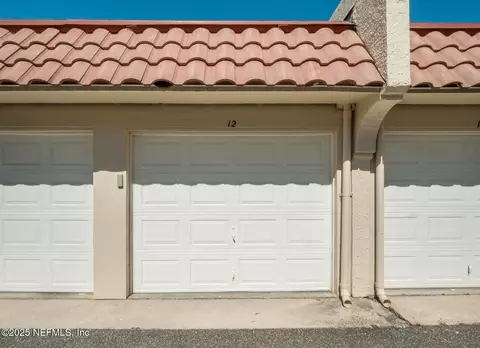 10 10th St #GARAGE 12, Atlantic Beach, FL 32233
