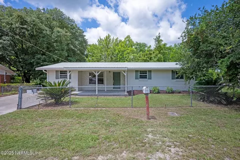 518 7th St, Macclenny, FL 32063