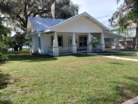232 S Main St, Crescent City, FL 32112