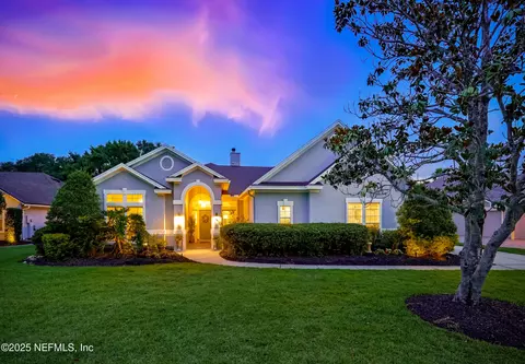 828 Lotus Ln N, Saint Johns, FL 32259