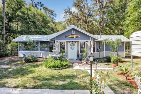 183 Violet Cir, Interlachen, FL 32148