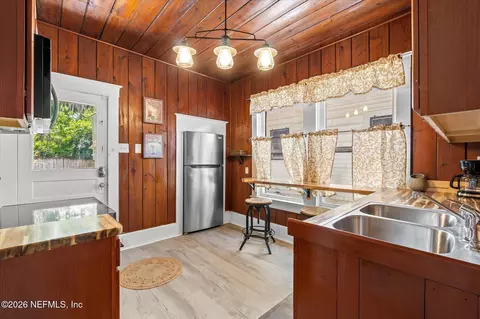 Kitchen - 27 Grant St, Saint Augustine, FL 32084 photo 1 of 5