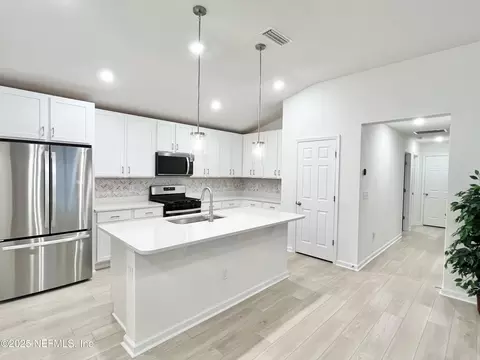 354 Boulder Ln, Saint Johns, FL 32259