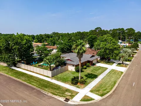 8602 Rockland Dr, Jacksonville, FL 32221