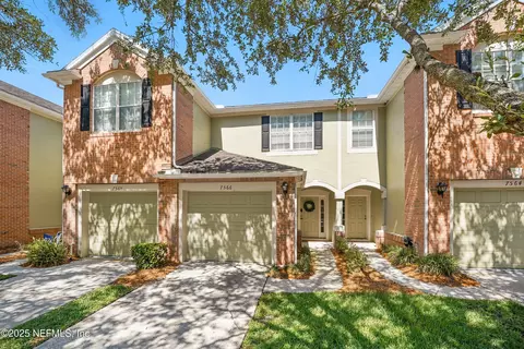 7566 Scarlet Ibis Ln, Jacksonville, FL 32256