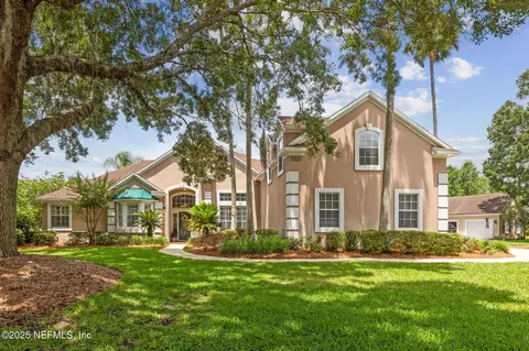 8221 Bay Tree Ln, Jacksonville, FL 32256