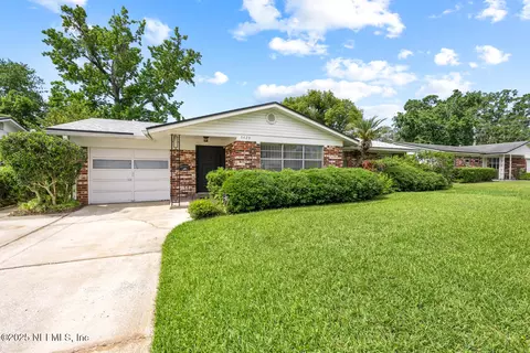 5428 Pittman Dr N, Jacksonville, FL 32207