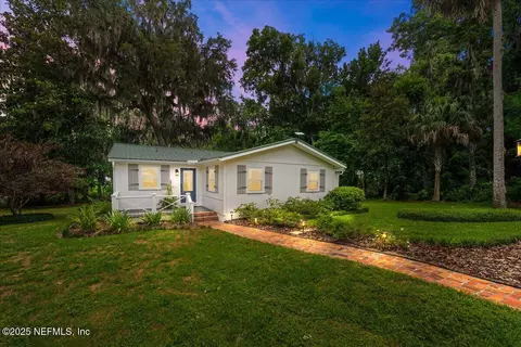 107 Morningstar Ln, Palatka, FL 32177