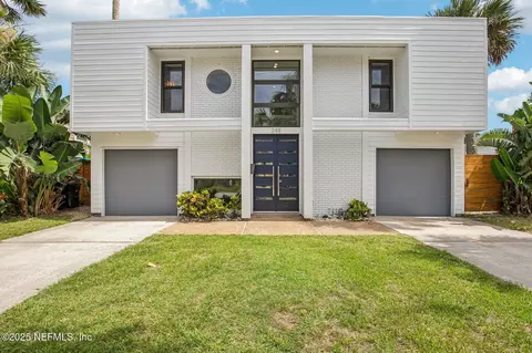 248 11th St, Atlantic Beach, FL 32233