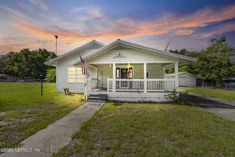 2505 State St, Palatka, FL 32177