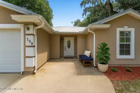 108 Oakwood Rd, Satsuma, FL 32189