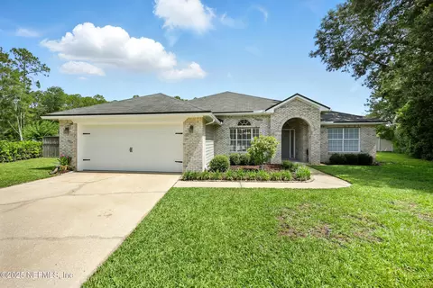 8019 Sable Creek Dr E, Jacksonville, FL 32244