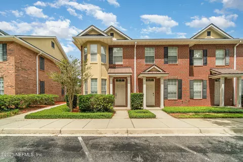 1512 Fieldview Dr, Jacksonville, FL 32225