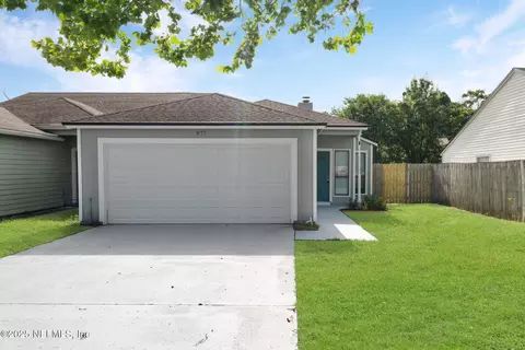 877 Candleknoll Ln, Jacksonville, FL 32225