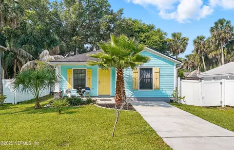 1424 Broad St, Atlantic Beach, FL 32233
