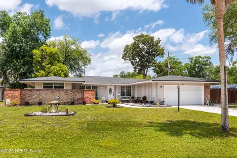 10254 Shore View Dr S, Jacksonville, FL 32218