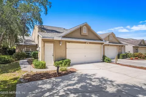 66 Fox Valley Dr, Orange Park, FL 32073